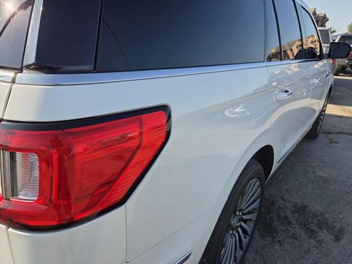 PRISTINE WHITE 2020 Lincoln Navigator Reserve