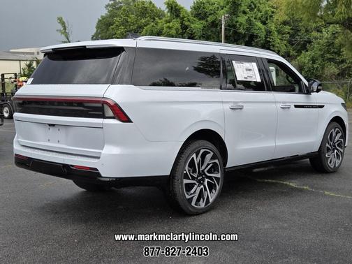 CRYSTAL WHITE METALLIC CC 2026 Lincoln Navigator Black Label