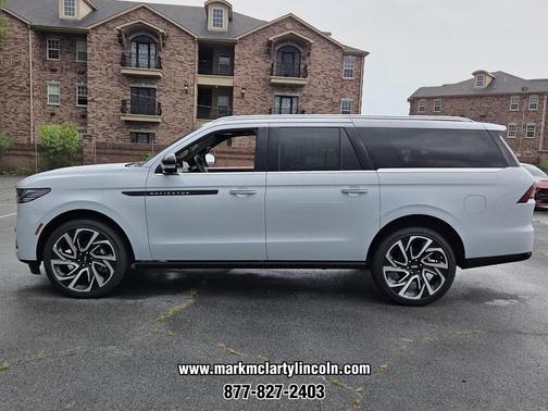 CRYSTAL WHITE METALLIC CC 2026 Lincoln Navigator Black Label