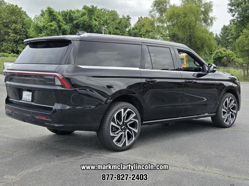 INFINITE BLACK MET CC 2026 Lincoln Navigator Reserve