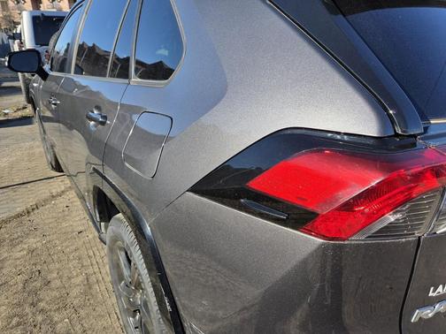 2021 Toyota RAV4 Hybrid SE