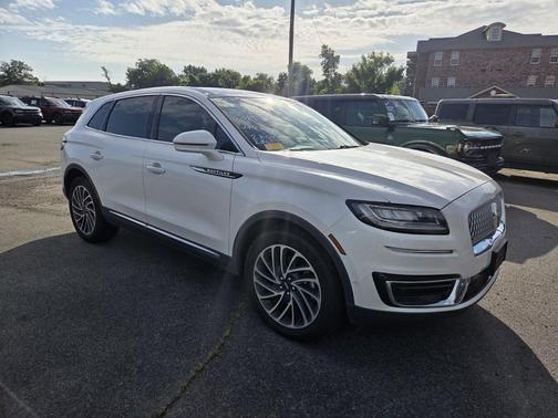 WHITE PLATINUM MET TRI-COAT 2019 Lincoln Nautilus Reserve