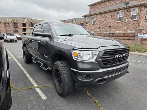 Granite Crystal Metallic Clearcoat 2020 RAM 1500 Big Horn/Lone Star
