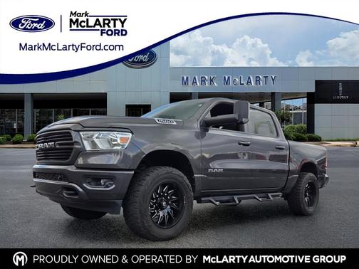 Granite Crystal Metallic Clearcoat 2020 RAM 1500 Big Horn/Lone Star