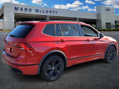 2024 Volkswagen Tiguan 2.0T SE R-Line Black