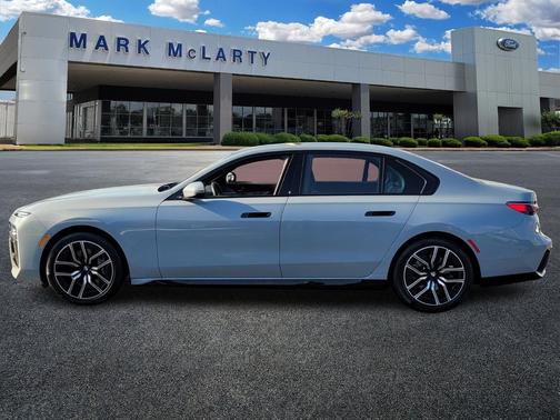 2025 BMW 740 xDrive