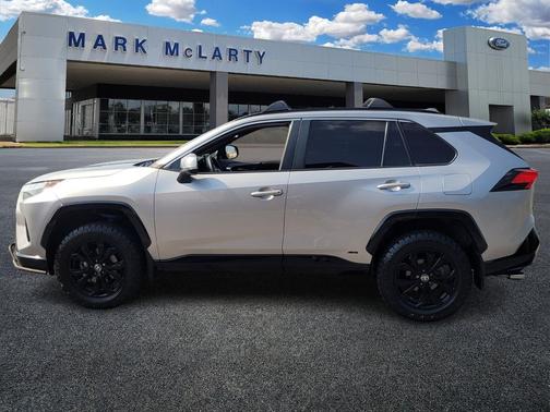 2022 Toyota RAV4 Hybrid SE
