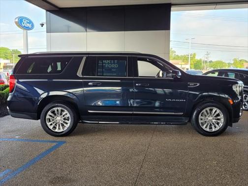 2022 GMC Yukon XL SLT