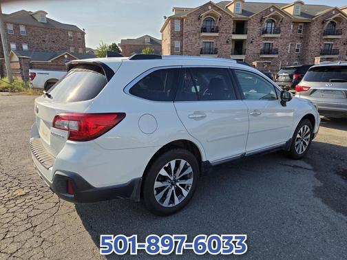 Crystal White Pearl 2019 Subaru Outback 2.5i Touring