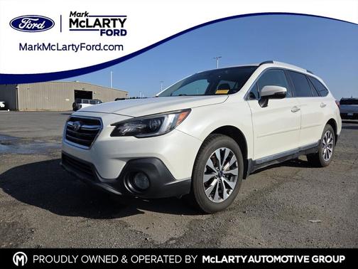 Crystal White Pearl 2019 Subaru Outback 2.5i Touring