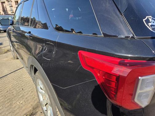 AGATE BLACK METALLIC 2020 Ford Explorer Platinum