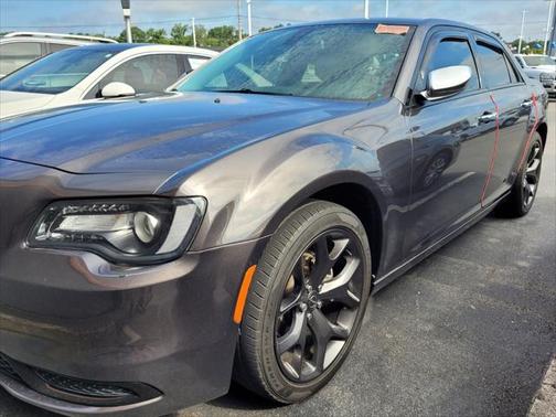 2021 Chrysler 300 Touring
