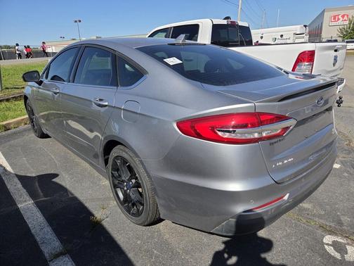 ICONIC SILVER 2020 Ford Fusion SE