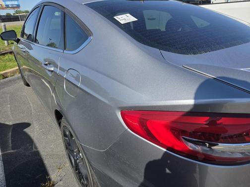 ICONIC SILVER 2020 Ford Fusion SE