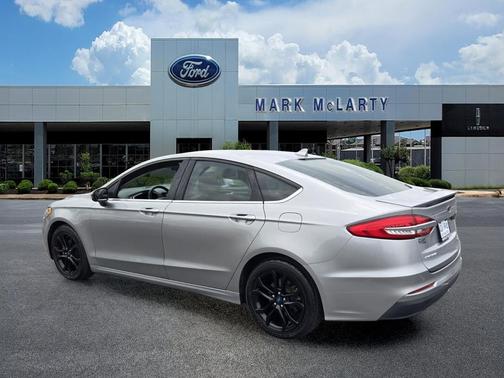 ICONIC SILVER 2020 Ford Fusion SE