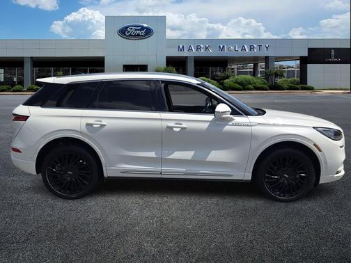 PRISTINE WHITE 2021 Lincoln Corsair Reserve