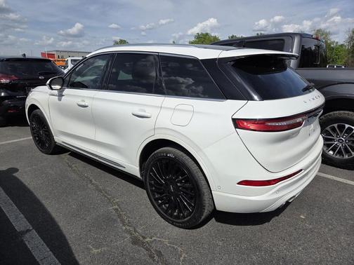 PRISTINE WHITE 2021 Lincoln Corsair Reserve