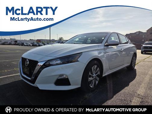 Glacier White 2022 Nissan Altima S FWD