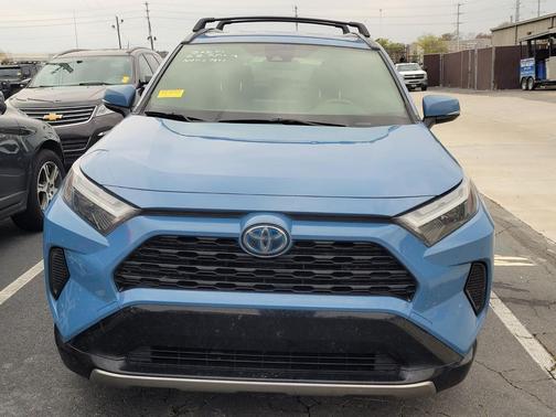2022 Toyota RAV4 Hybrid SE