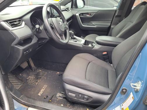 2022 Toyota RAV4 Hybrid SE