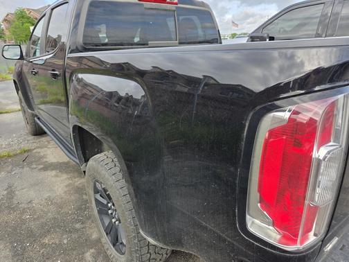 Onyx Black 2021 GMC Canyon AT4