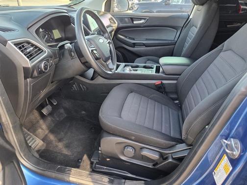 ATLAS BLUE 2024 Ford Edge SE
