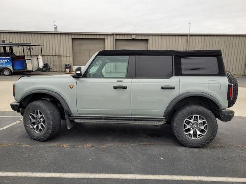 2022 Ford Bronco Badlands