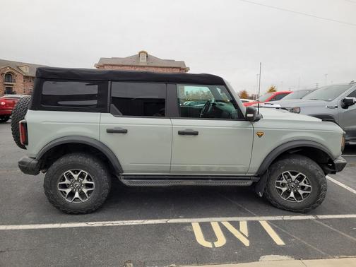 2022 Ford Bronco Badlands