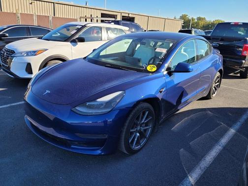 2022 Tesla Model 3 Standard Range