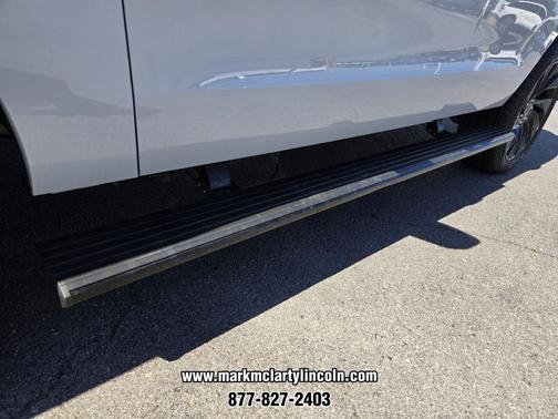 CRYSTAL WHITE METALLIC CC 2026 Lincoln Navigator Reserve