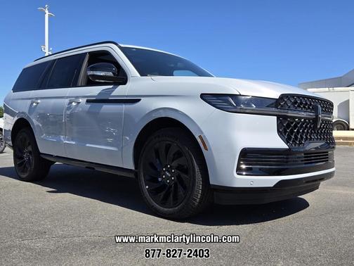 CRYSTAL WHITE METALLIC CC 2026 Lincoln Navigator Reserve
