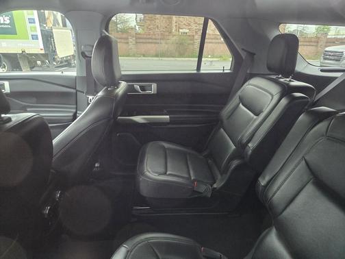 OXFORD WHITE 2022 Ford Explorer XLT