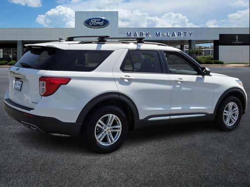 OXFORD WHITE 2022 Ford Explorer XLT