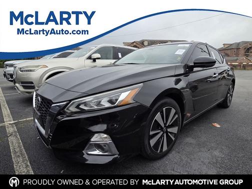 Super Black 2019 Nissan Altima 2.5 SV