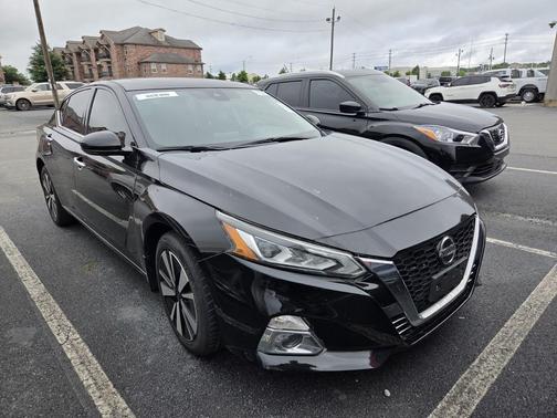 Super Black 2019 Nissan Altima 2.5 SV