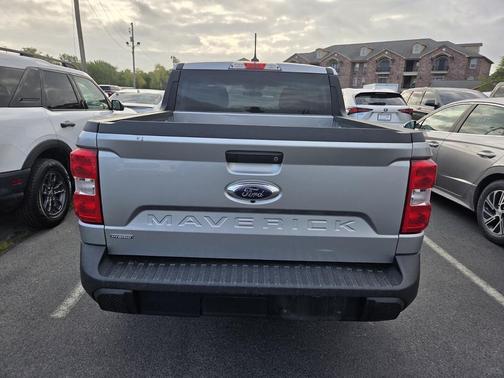 ICONIC SILVER METALLIC 2023 Ford Maverick XL