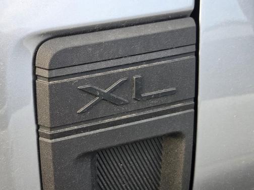 ICONIC SILVER METALLIC 2023 Ford Maverick XL