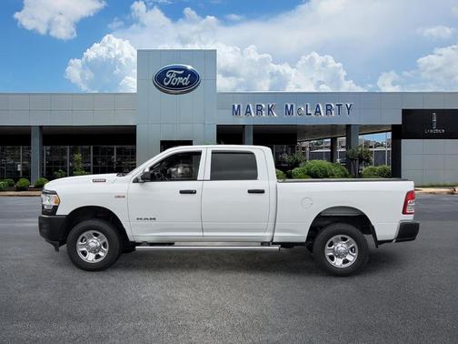 Bright White Clearcoat 2021 RAM 2500 Tradesman Crew Cab 4x4 6'4' Box
