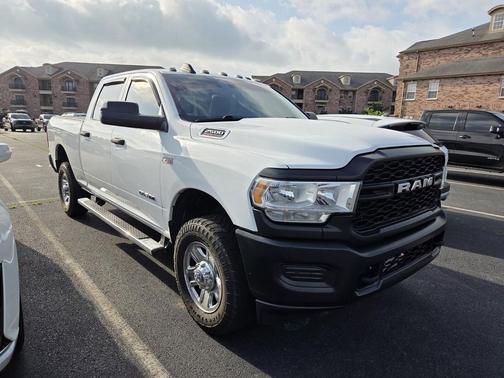 Bright White Clearcoat 2021 RAM 2500 Tradesman Crew Cab 4x4 6'4' Box