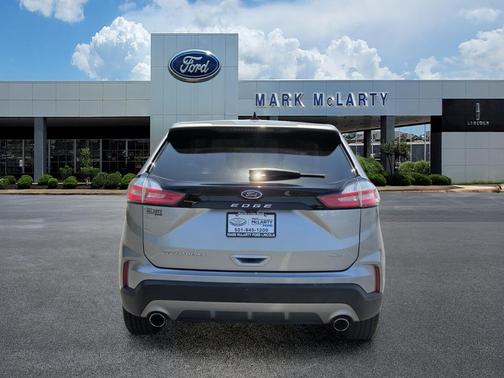 ICONIC SILVER 2022 Ford Edge Titanium