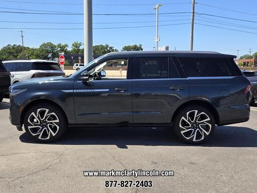 FLIGHT BLUE METALLIC CC 2026 Lincoln Navigator Reserve