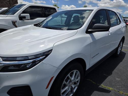 Summit White 2024 Chevrolet Equinox LS