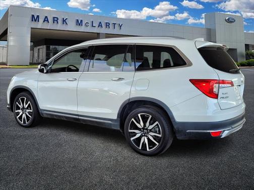 2022 Honda Pilot Touring 8-Passenger