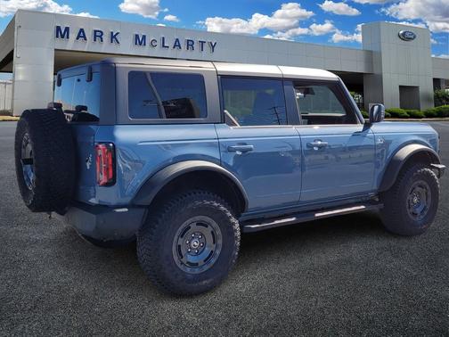 2024 Ford Bronco Outer Banks