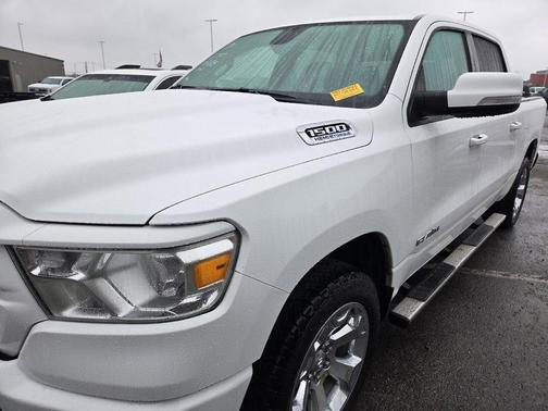 Bright White Clearcoat 2022 RAM 1500 Big Horn/Lone Star