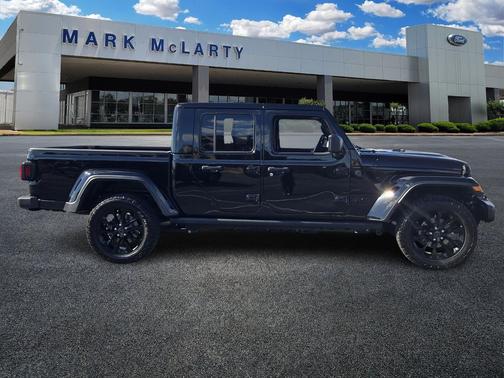 2025 Jeep Gladiator Nighthawk