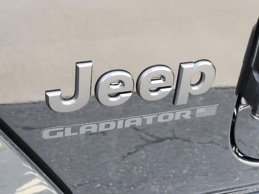 2025 Jeep Gladiator Nighthawk