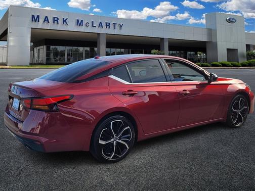 2024 Nissan Altima SR FWD