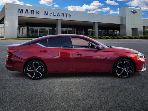 2024 Nissan Altima SR FWD