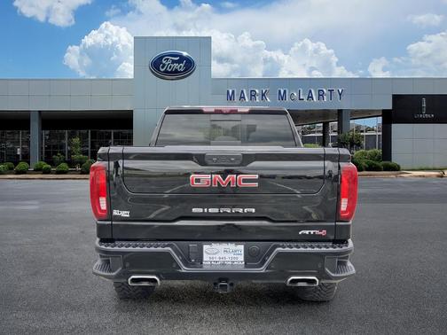 Onyx Black 2023 GMC Sierra 1500 AT4